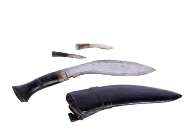 Lot 209 - A Canadian Kodak Co. gun sighting telescope; a kukri; and a horn