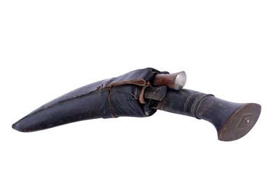 Lot 209 - A Canadian Kodak Co. gun sighting telescope; a kukri; and a horn