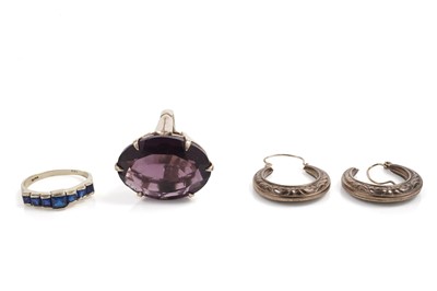 Lot 712 - A blue spinel half eternity ring, a cocktail ring and a pair of gold hoop earrings