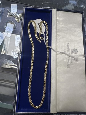Lot 695 - An Italian 18ct yellow gold fancy link chain necklace