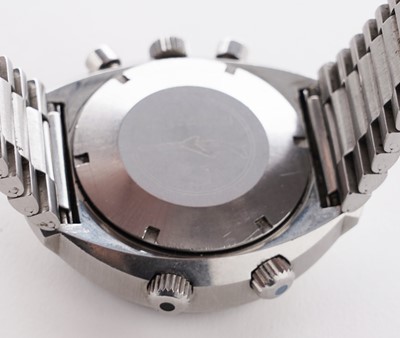 Lot 447 - Omega Flightmaster: a stainless steel cased chronograph wristwatch