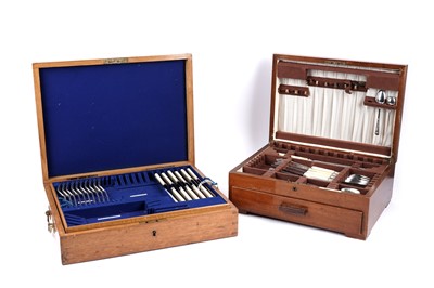 Lot 420 - ﻿A 20th Century oak canteen and a selection of silver plated cutlery