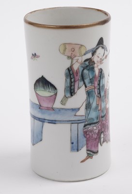 Lot 880 - A Chinese famille rose small vase