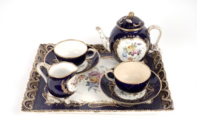 Lot 410 - A Royal Worcester 'Tete a Tete'