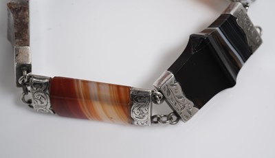 Lot 668 - A selection of Scottish silver jewellery