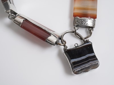 Lot 668 - A selection of Scottish silver jewellery