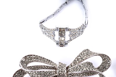 Lot 1514 - 1920s and later Art Deco paste-set jewellery