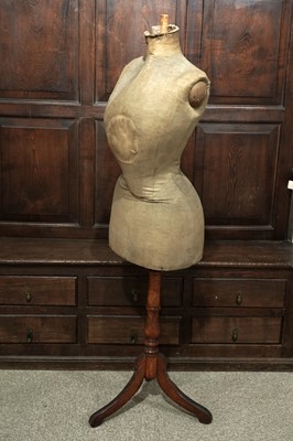 Lot 354 - A late Victorian 'pouter pigeon' mannequin