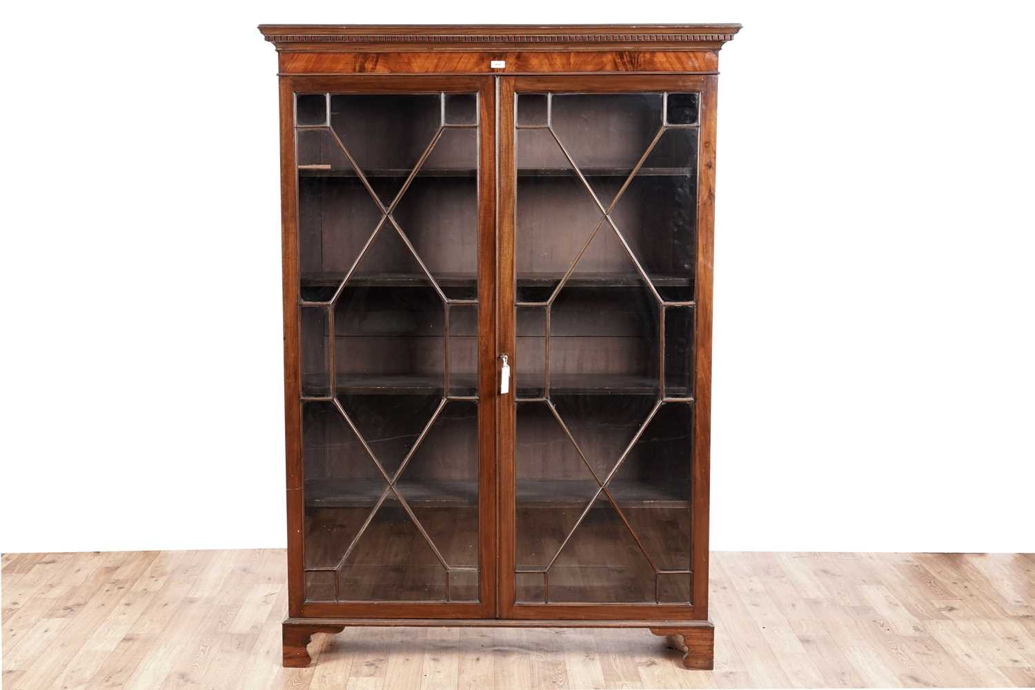 Lot 454 - An early 20th Century mahogany bookcase