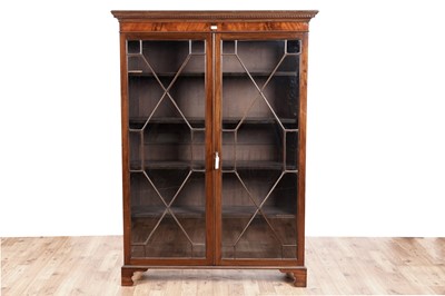 Lot 454 - An early 20th Century mahogany bookcase
