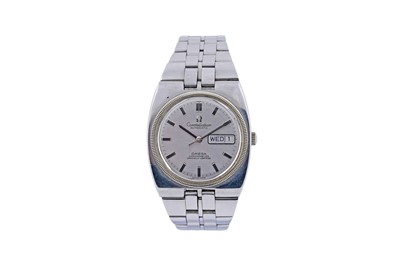 Lot 458 - Omega Constellation Chronometer: a stainless steel cased automatic wristwatch