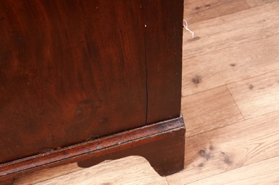 Lot 459 - A George III mahogany chest of drawers