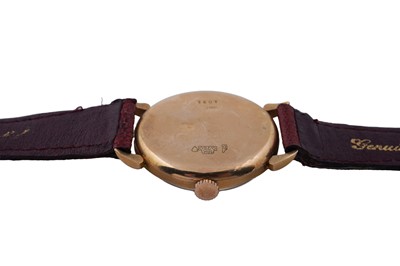 Lot 541 - A selection of gold cased wristwatches