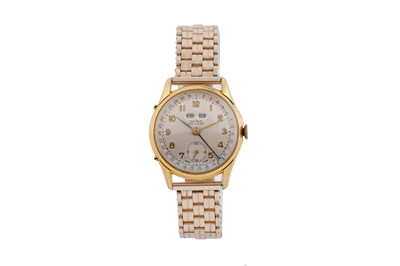 Lot 554 - Olma De Luxe Calendar: a gilt steel cased manual wind wristwatch