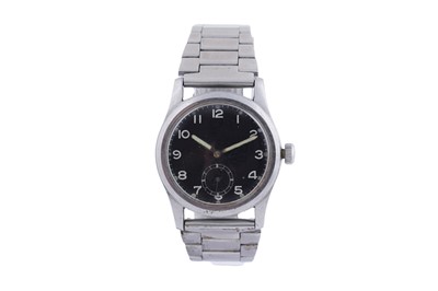Lot 587 - Army Trade Pattern Military: a steel cased manual wind wristwatch