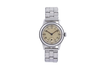 Lot 588 - Army Trade Pattern Military: a steel cased manual wind wristwatch