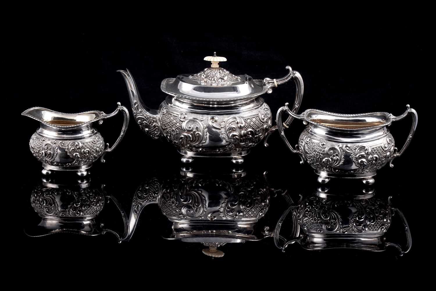 Lot 533 - A Victorian Rococo Revival silver tea service