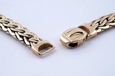 Lot 65 - A 9ct yellow gold fancy woven link chain necklace