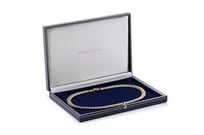 Lot 65 - A 9ct yellow gold fancy woven link chain necklace