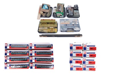 Lot 38 - A collection of Jouef boxed 00-gauge electric train carriages; and others