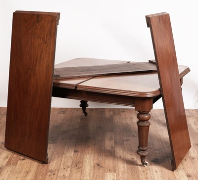 Lot 492 - A Victorian mahogany extending dining table