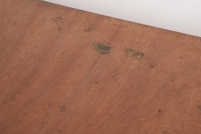 Lot 492 - A Victorian mahogany extending dining table