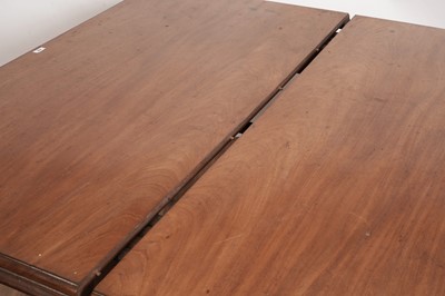 Lot 492 - A Victorian mahogany extending dining table