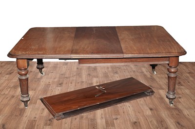 Lot 492 - A Victorian mahogany extending dining table