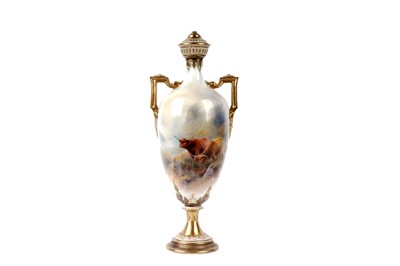 Lot 1113 - A John Stinton Worcester vase
