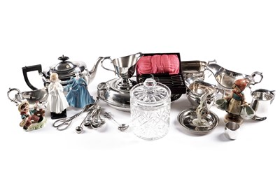 Lot 436 - ﻿A selection of 20th Century silver plated ware, ceramics, and cut glass