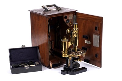 Lot 136 - A Carl Zeiss No. 12793 microscope and accessories