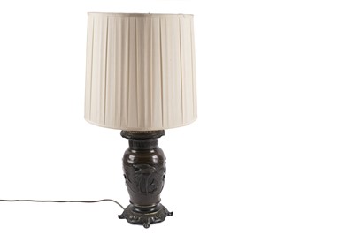 Lot 293 - ﻿An East Asian bronze table lamp﻿