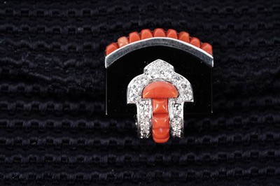 Lot 717 - Cartier, London: an Art Deco woven dark navy silk evening bag