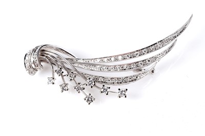 Lot 728 - A diamond spray brooch