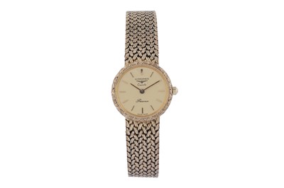 Lot 495 - Longines Presence: a 9ct yellow gold cased cocktail watch