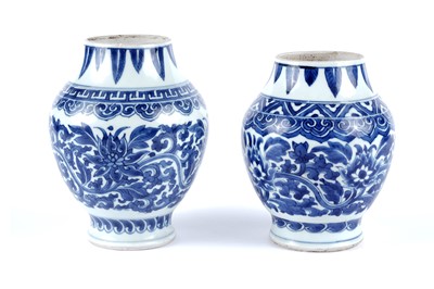 Lot 834 - A pair matched pair of Chinese blue and white vases.