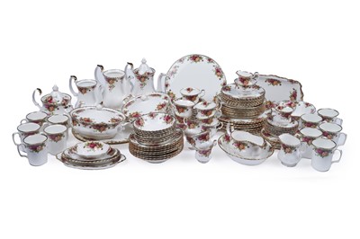 Lot 824 - A comprehensive collection of Royal Albert ‘Old Country Roses’ dinner, tea and coffee wares