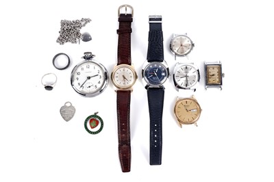 Lot 282 - A selection of wristwatches, jewellery and accessories