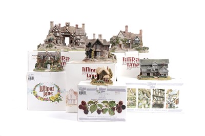 Lot 358 - A collection of Lilliput Lane model cottages