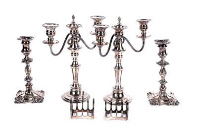 Lot 324 - A selection of silver plated wares