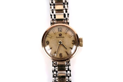 Lot 255 - An Omega 9ct gold cased lady's cocktail wristwatch