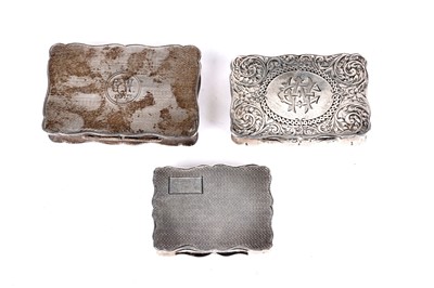 Lot 393 - Two antique silver snuff boxes; and a mid-Century example