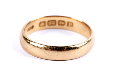 Lot 1 - A 22ct yellow gold wedding band