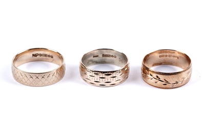Lot 10 - Three 9ct gold wedding rings