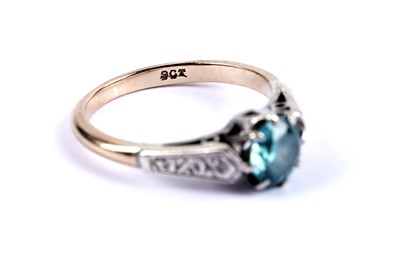 Lot 74 - A zircon single stone ring