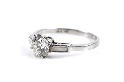 Lot 666 - A solitaire diamond ring