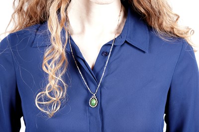 Lot 636 - An Edwardian jasper, seed pearl and diamond pendant necklace