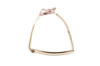 Lot 17 - A yellow gold bracelet