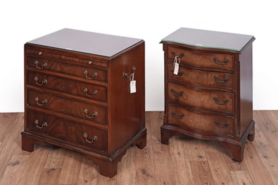 Lot 520 - A Georgian style mahogany bachelors chest of drawers; and a banded bedside chest