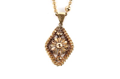 Lot 783 - An Indian 22ct yellow gold pendant on chain